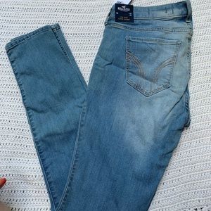 NWT HOLLISTER JEAN
